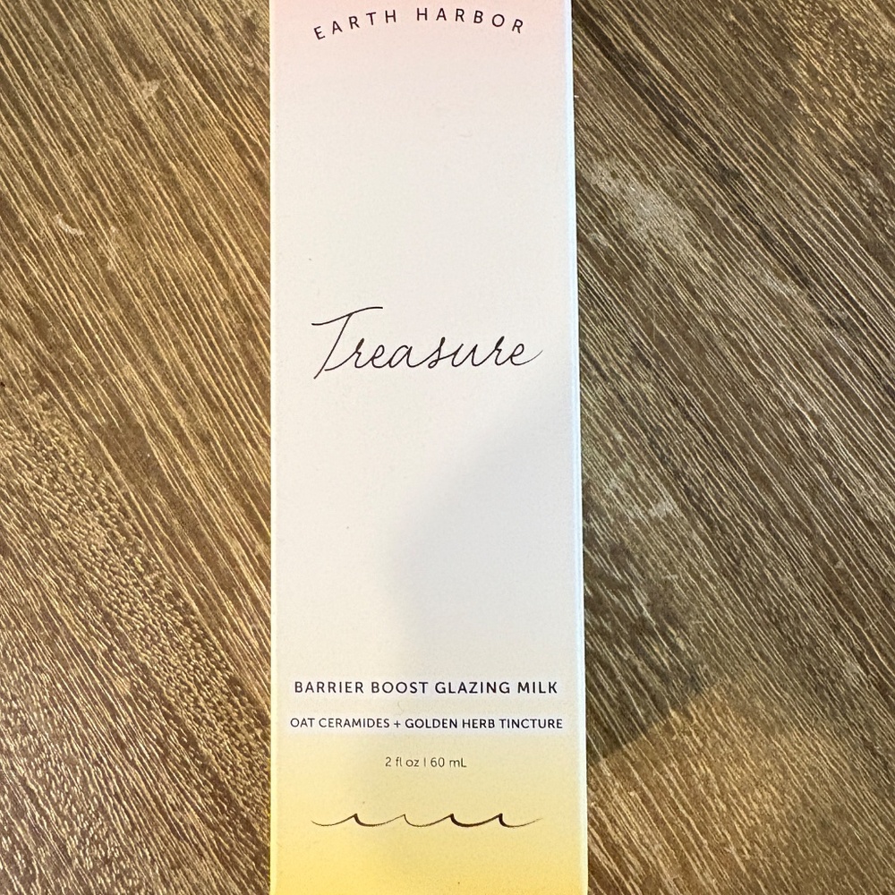 Earth Harbor Treasure Barrier Boost Glazing Milk New in Box